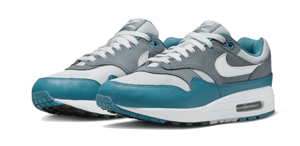 Scarpe da ginnastica bianche e celesti collezione air max 1