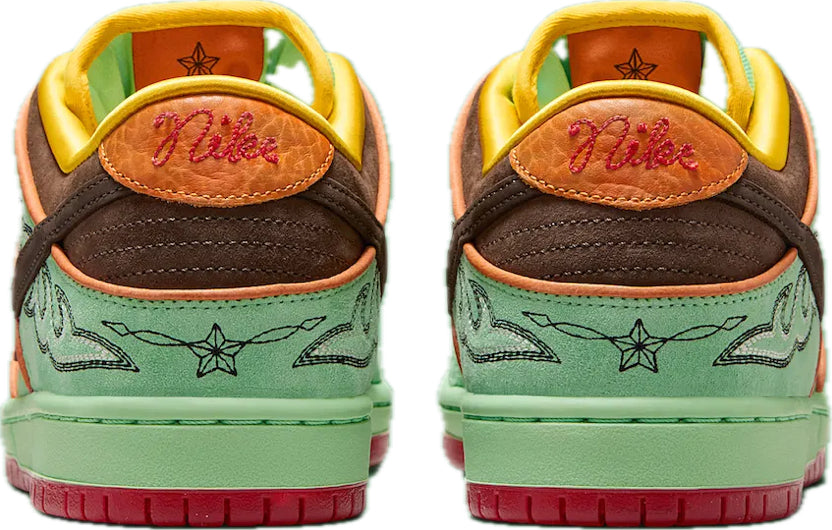 Scarpe da ginnastica verdi rosse e marroni collezione nike dunk low