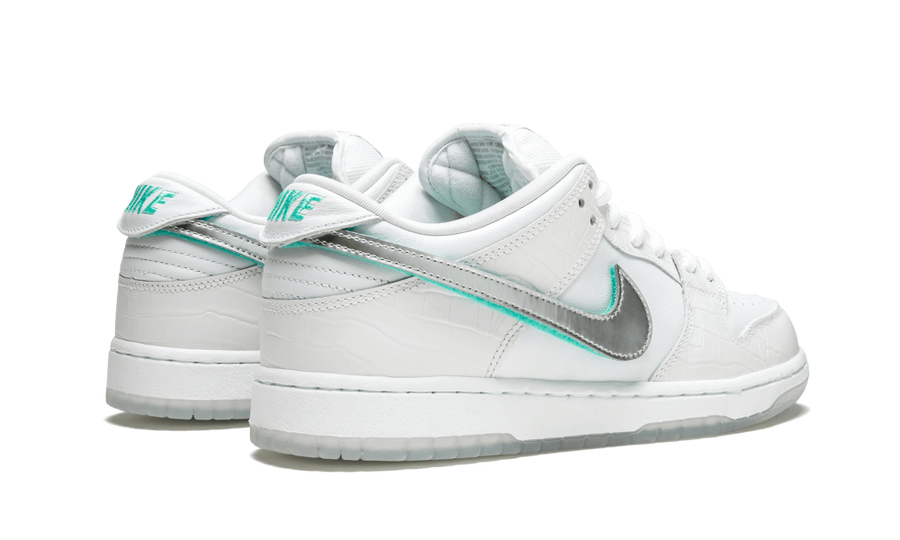 Nike sb dunk low 2025 white diamond