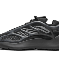 Yeezy 700 nera hotsell