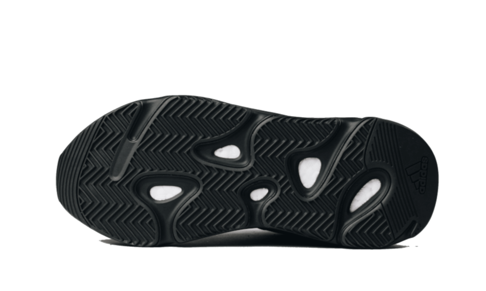 Yeezy 700 MNVN Triple Black - Nuove e Autentiche al 100%